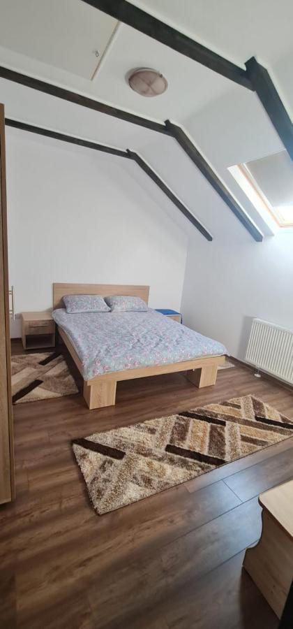 فندق La Ovi Făgăraş المظهر الخارجي الصورة